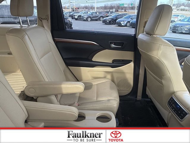Certified 2019 Toyota Highlander Limited Platinum image 23