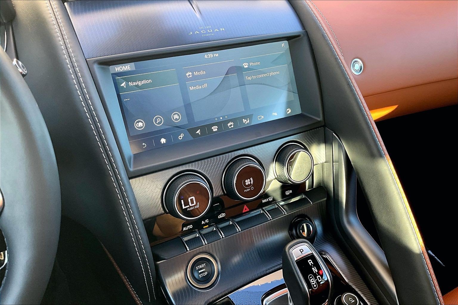 Used 2024 Jaguar F-TYPE R-Dynamic RWD image 30