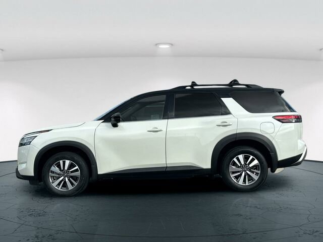 Used 2023 Nissan Pathfinder SL image 3