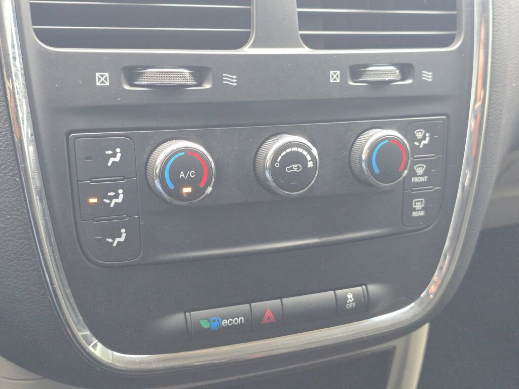 Used 2015 Dodge Grand Caravan American Value Package image 25