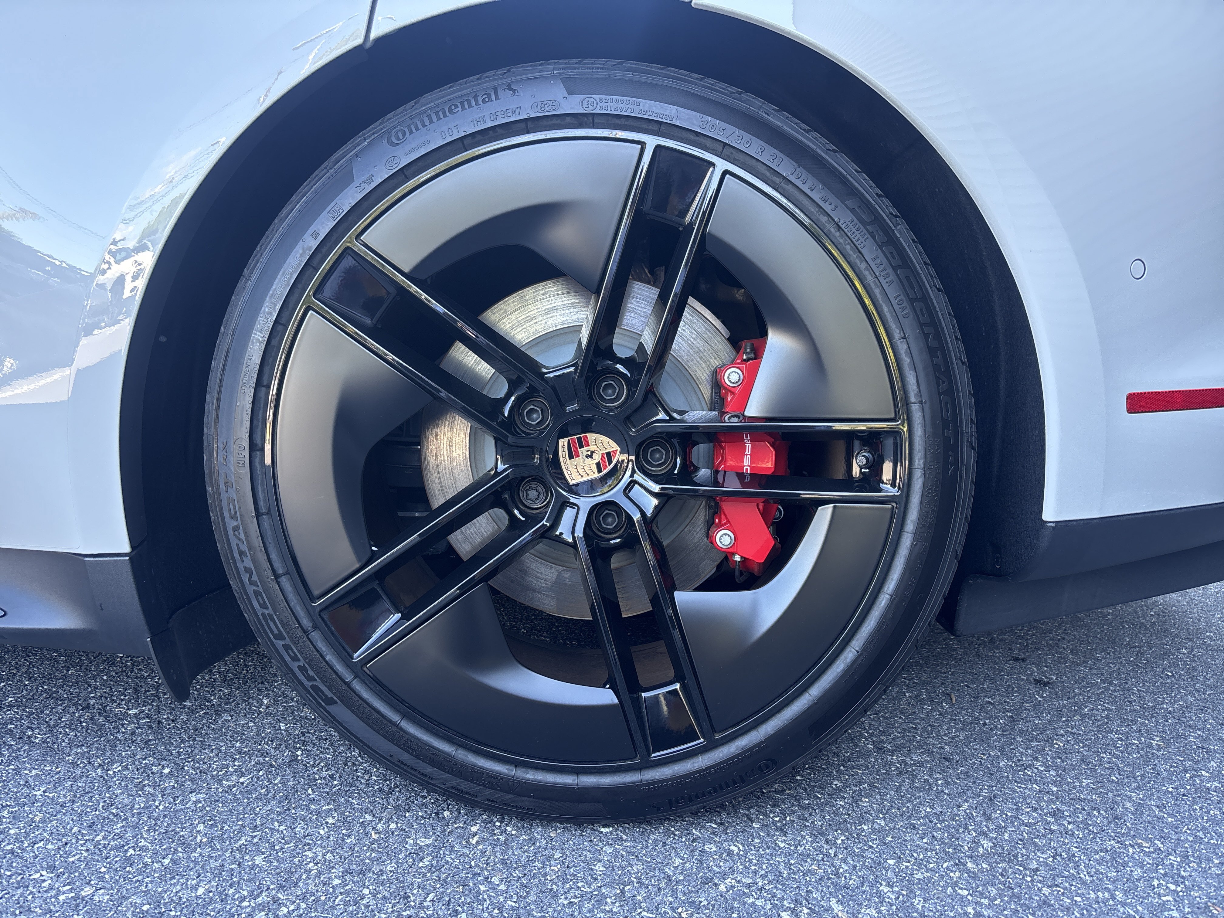 New 2026 Porsche Taycan GTS AWD/4WD image 30