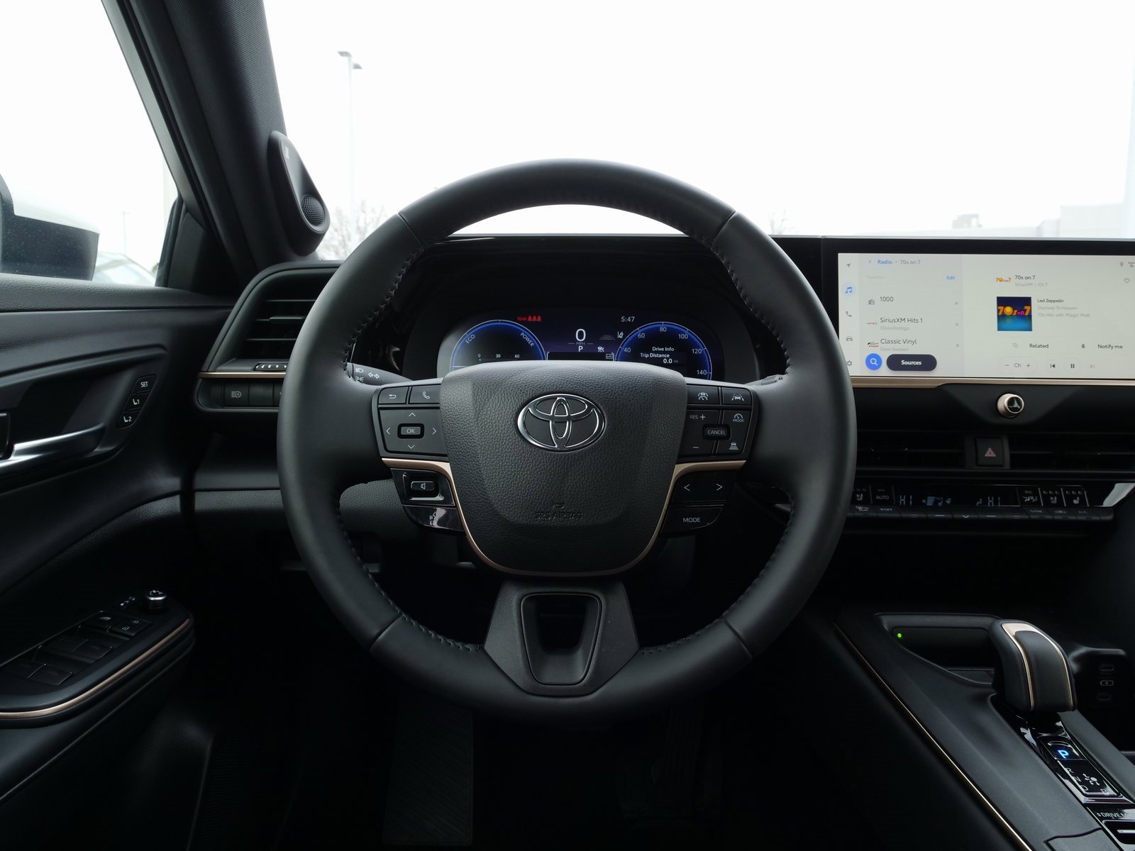 Used 2023 Toyota Crown Limited image 19