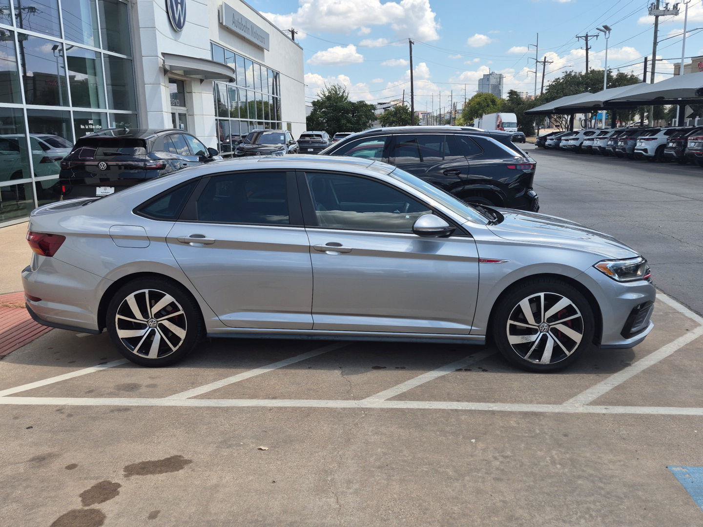 Used 2019 Volkswagen Jetta GLI FWD image 4