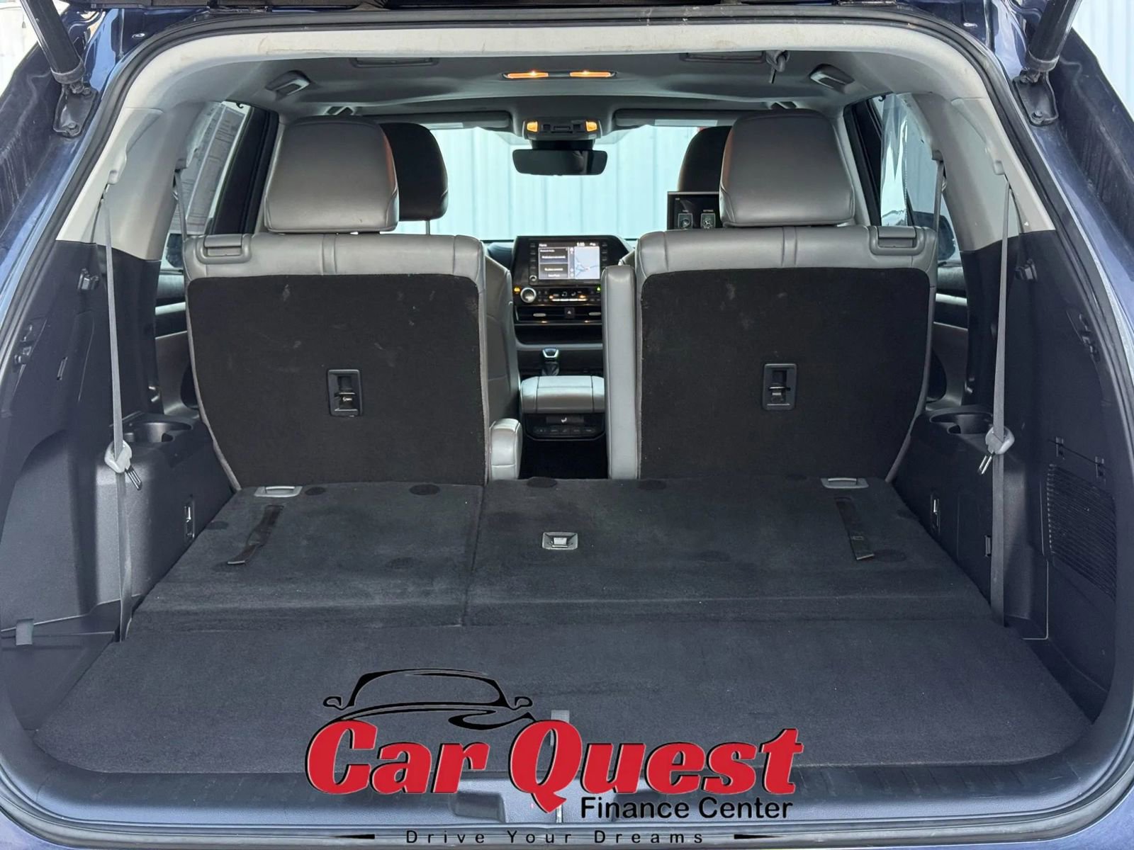 Used 2021 Toyota Highlander XLE image 17