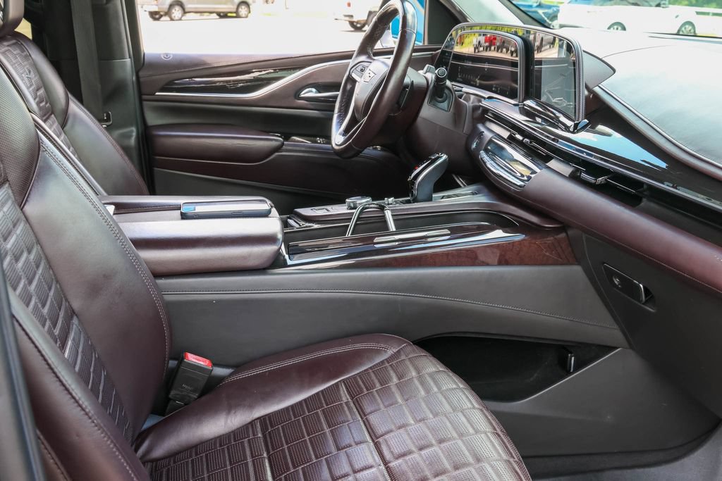 Used 2021 Cadillac Escalade ESV Premium Luxury Platinum AWD/4WD image 15