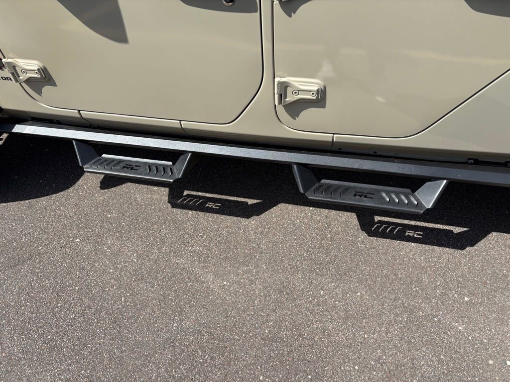 Used 2020 Jeep Gladiator Rubicon w/ LED Lighting Group AWD/4WD image 12