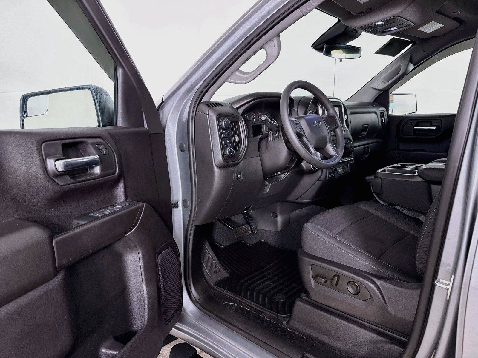 Used 2024 Chevrolet Silverado 1500 Custom Trail Boss AWD/4WD image 3