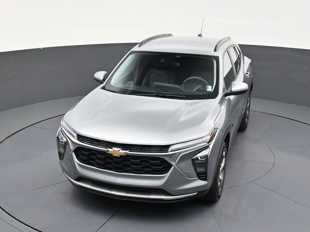 Used 2025 Chevrolet Trax LT FWD image 20