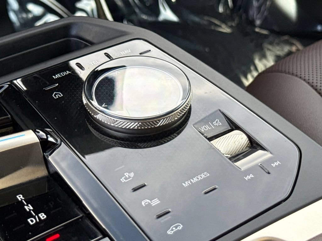 Used 2023 BMW iX M60 AWD/4WD image 30