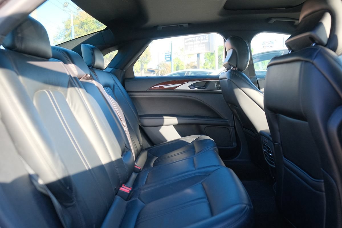 Used 2019 Lincoln MKZ Reserve w/ Reserve Plus Package FWD image 18