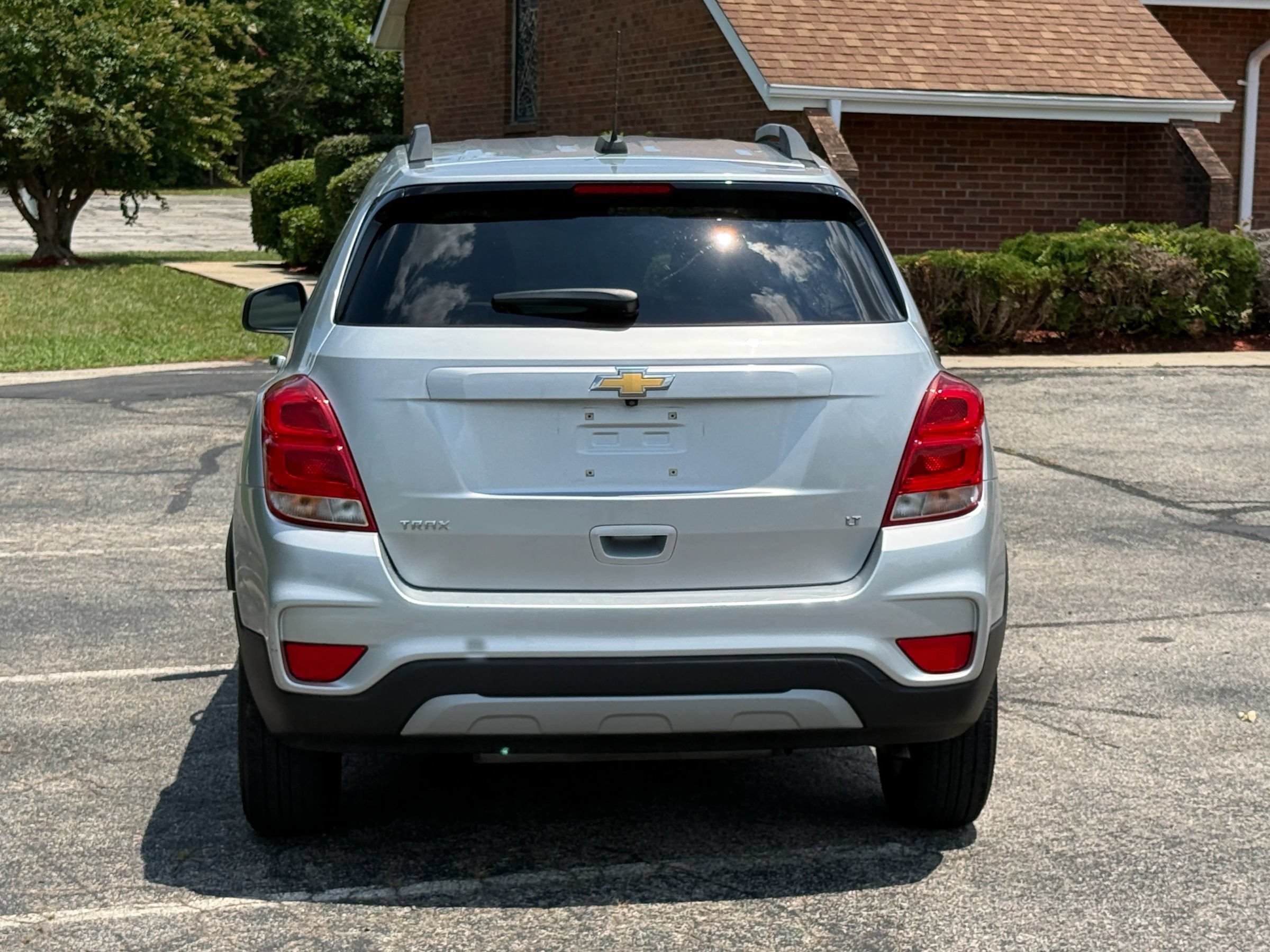 Used 2020 Chevrolet Trax LT w/ LT Convenience Package FWD image 5