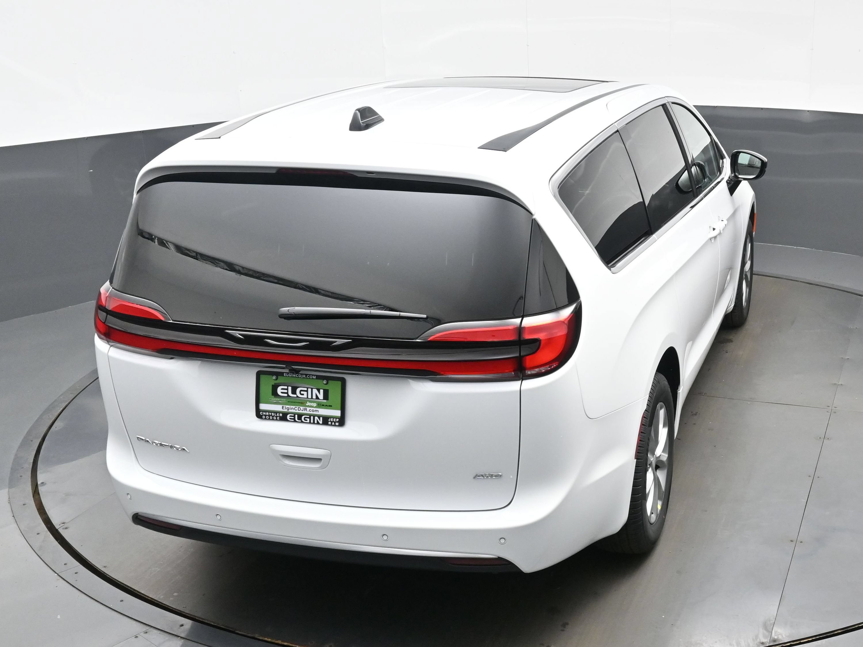 New 2027 Chrysler Pacifica Select AWD/4WD image 25
