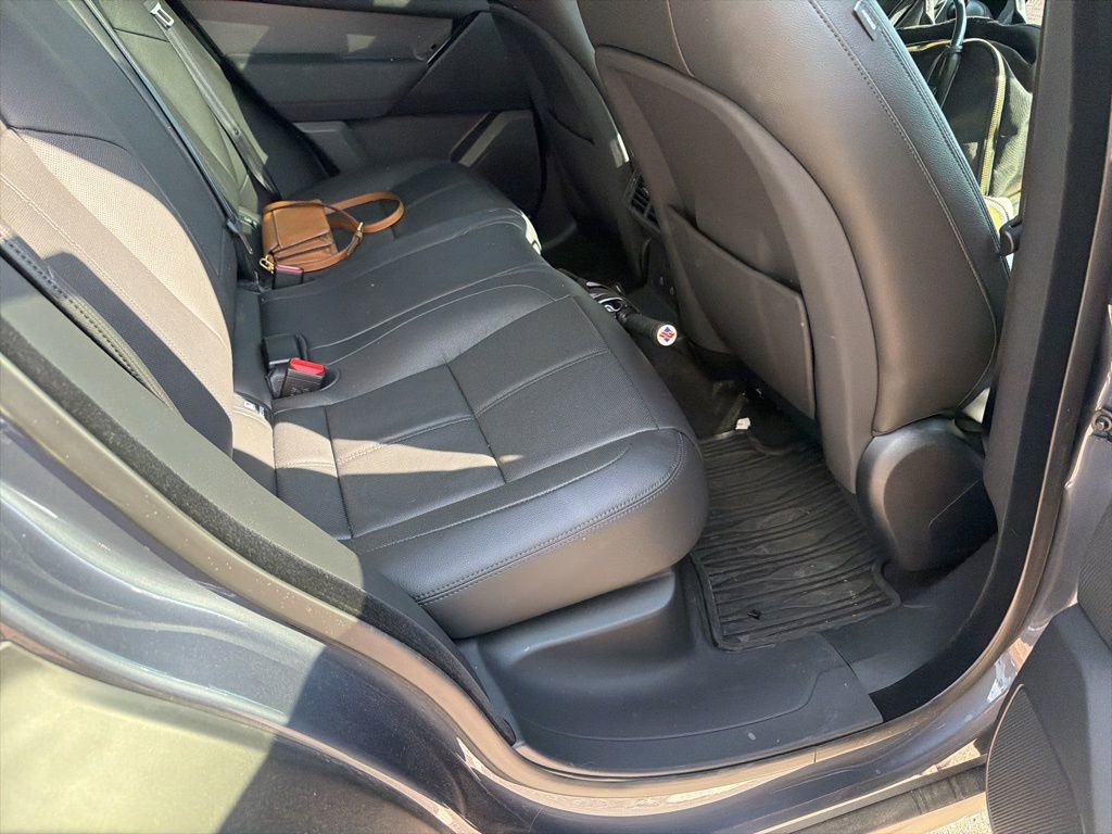 Used 2025 Land Rover Range Rover Velar Dynamic SE AWD/4WD image 31