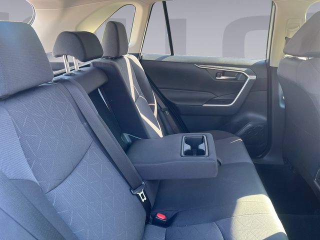 Used 2025 Toyota RAV4 XLE AWD/4WD image 18