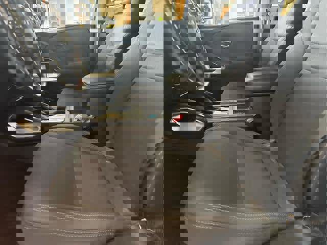 Used 2022 Nissan Frontier SV image 17