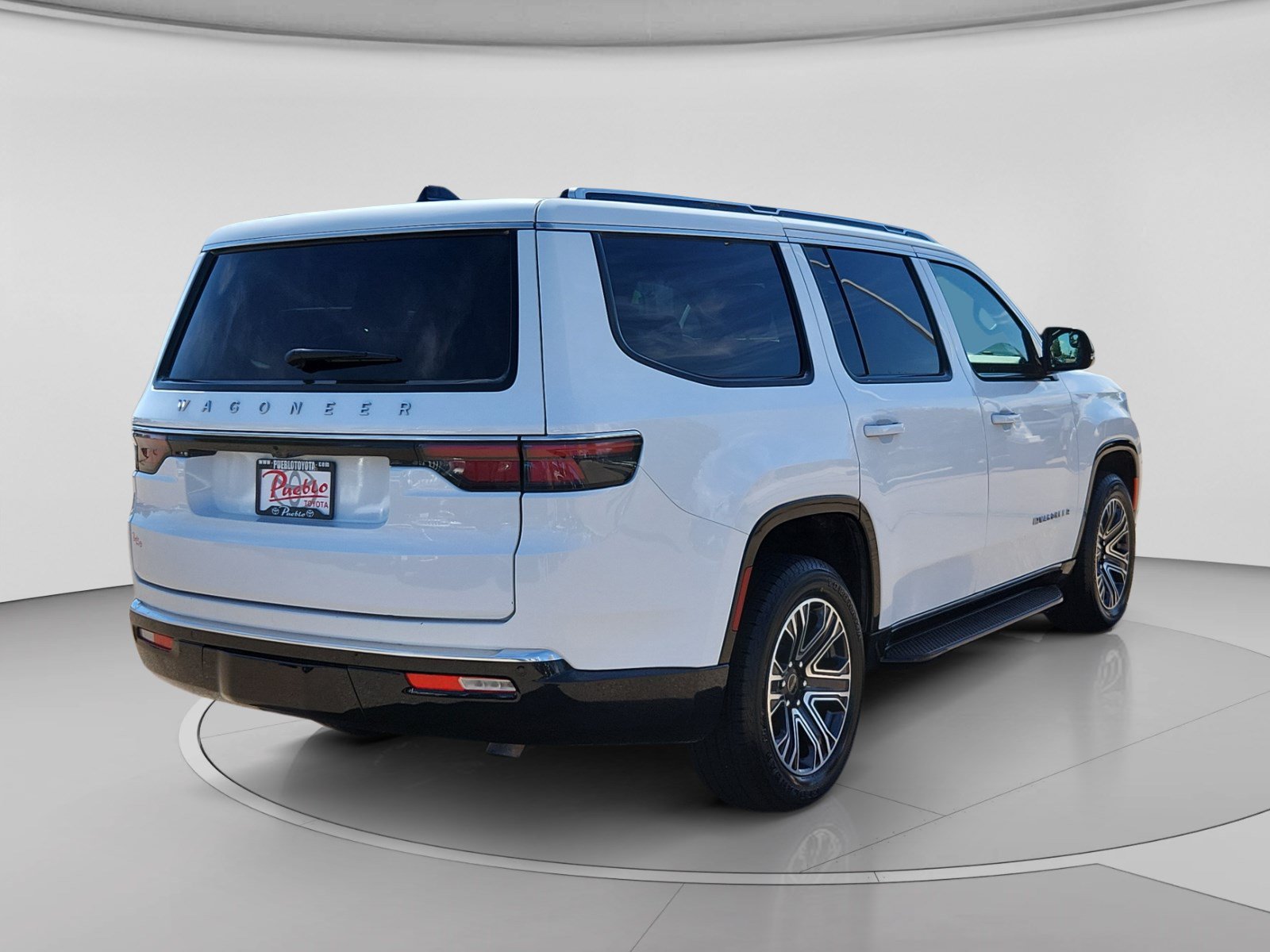 Used 2025 Jeep Wagoneer Series II AWD/4WD image 5