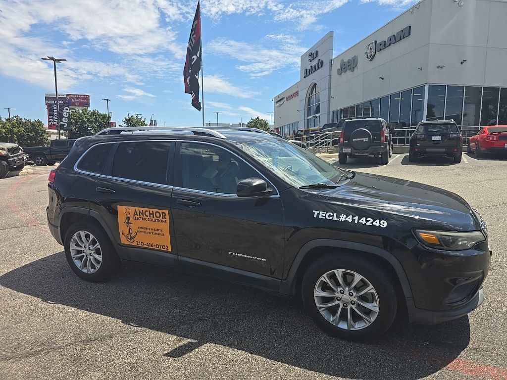 Used 2019 Jeep Cherokee Latitude w/ Popular Appearance Group
