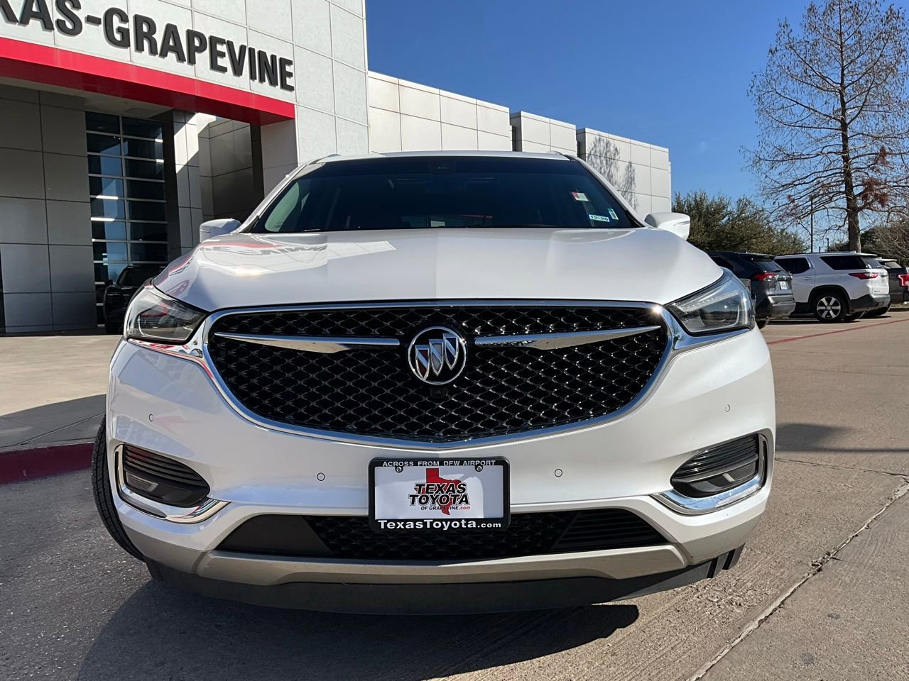 Used 2018 Buick Enclave Avenir w/ Avenir Technology Package image 4