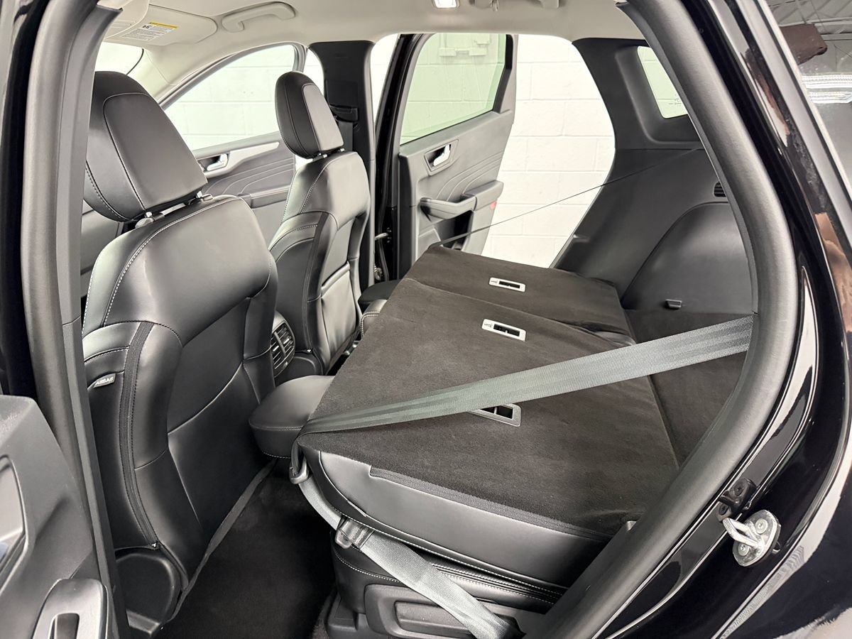 Used 2025 Ford Escape Platinum AWD/4WD image 13