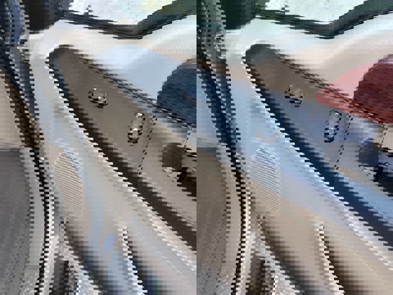 Used 2005 Ford Excursion Limited image 49