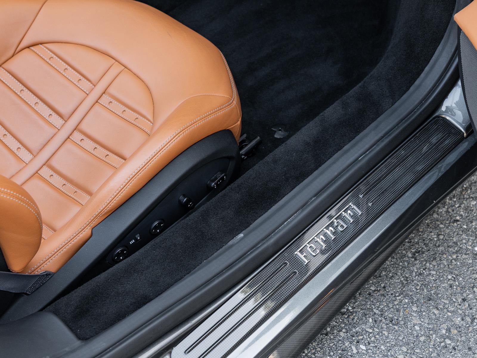 Used 2018 Ferrari 488 Spider image 28