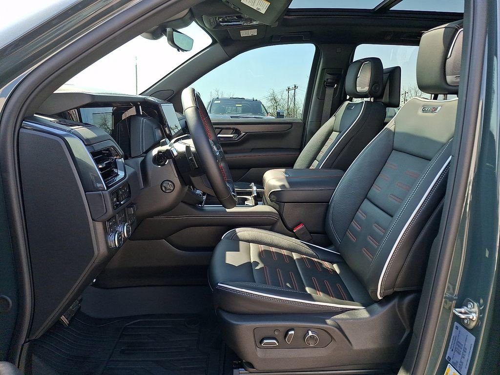 Used 2026 GMC Yukon AT4 Ultimate w/ LPO, Floor Liner Package AWD/4WD image 17