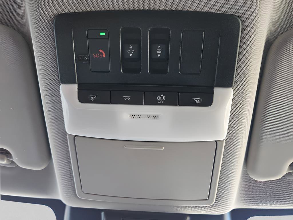 Used 2023 Nissan Rogue SV w/ SV Premium Package image 20