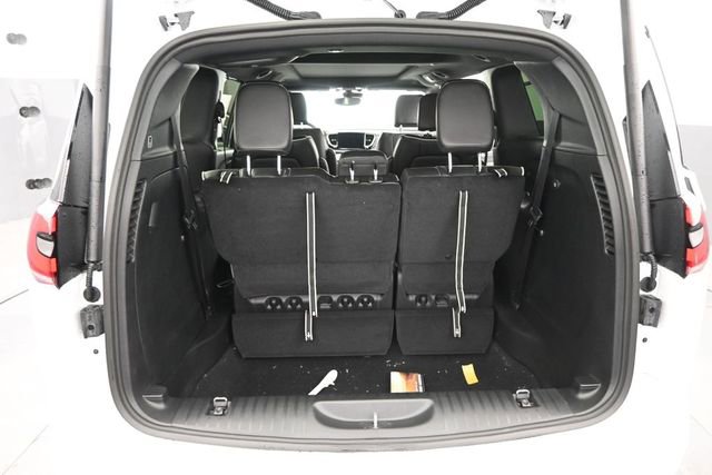 New 2027 Chrysler Pacifica Limited FWD image 17
