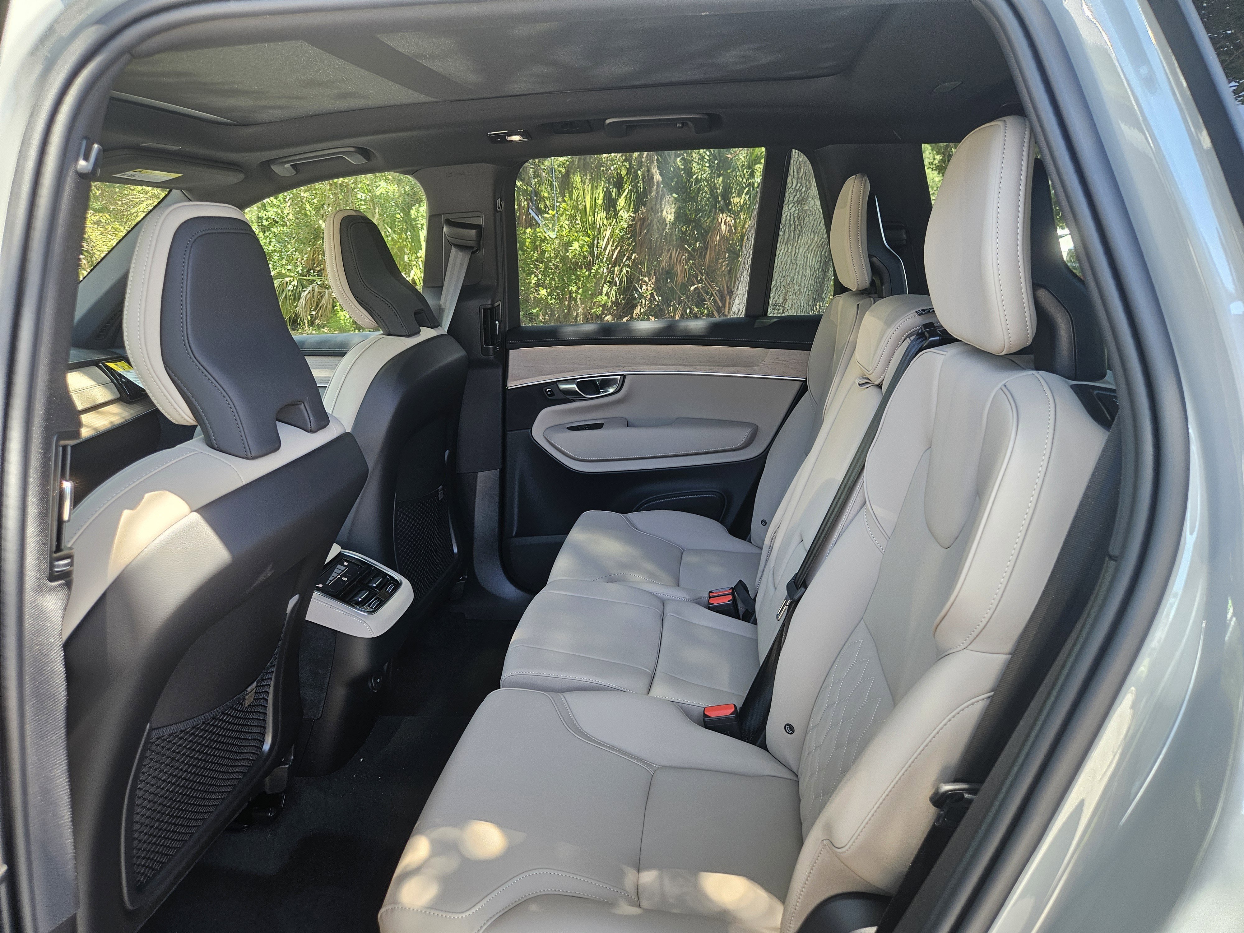New 2026 Volvo XC90 B6 Plus w/ Protection Package image 18