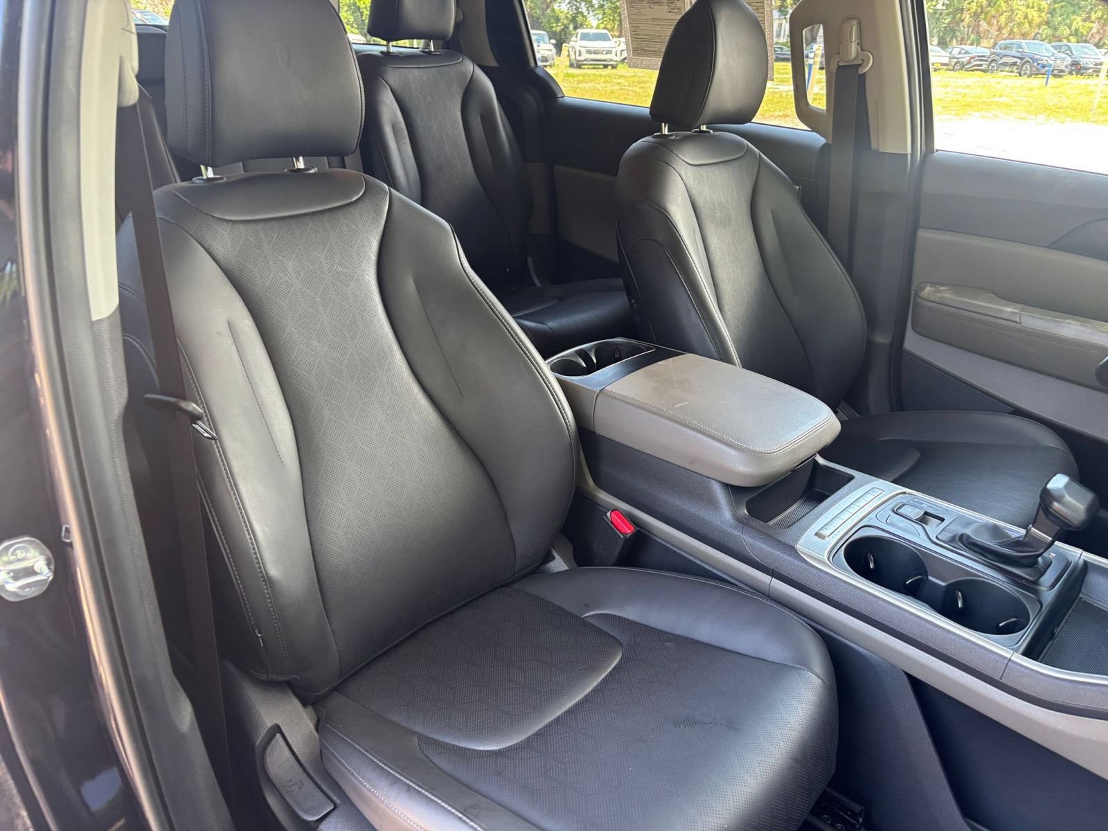 Used 2026 Kia Carnival FWD image 38
