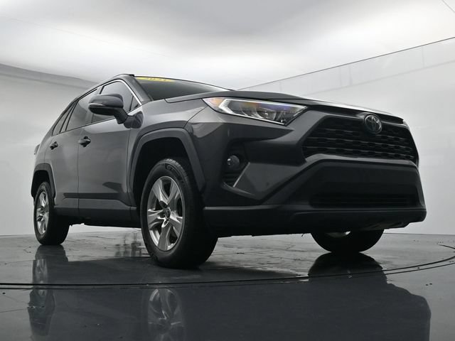 Used 2021 Toyota RAV4 XLE AWD/4WD image 28