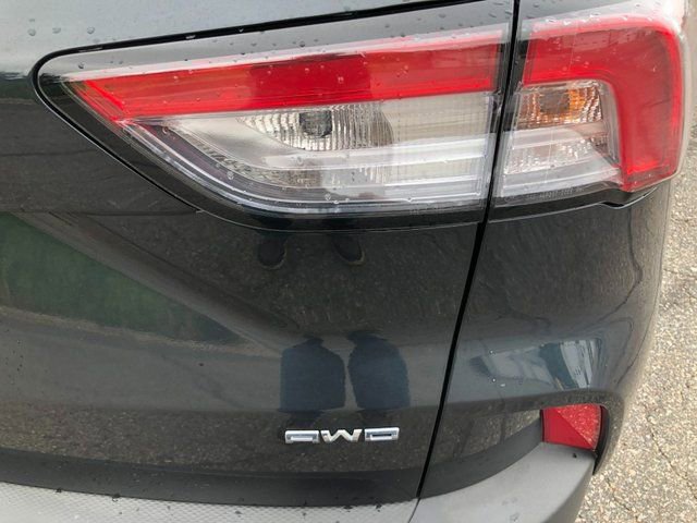 Used 2022 Ford Escape SEL image 2