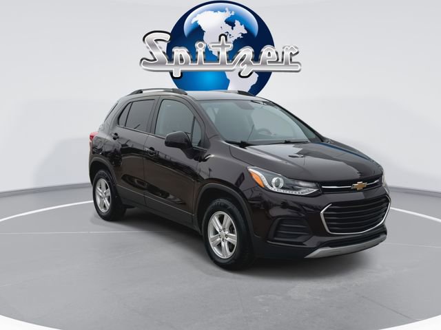 Certified 2022 Chevrolet Trax LT w/ LT Convenience Package image 3