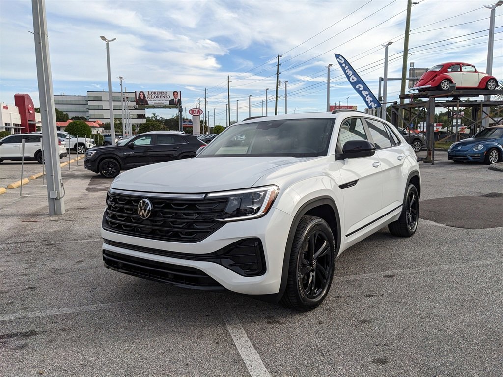New 2026 Volkswagen Atlas Cross Sport SEL R-Line image 4