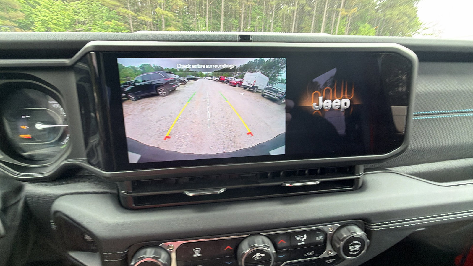 Used 2025 Jeep Wrangler Unlimited Rubicon 4xe AWD/4WD image 32