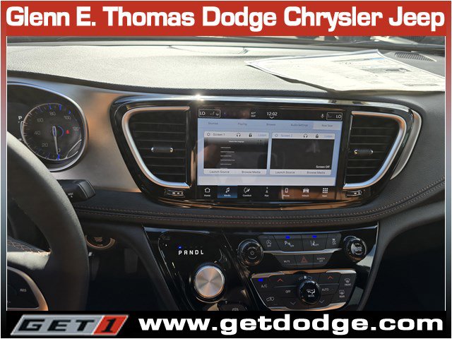 New 2026 Chrysler Pacifica Pinnacle w/ Trailer Tow Group image 10