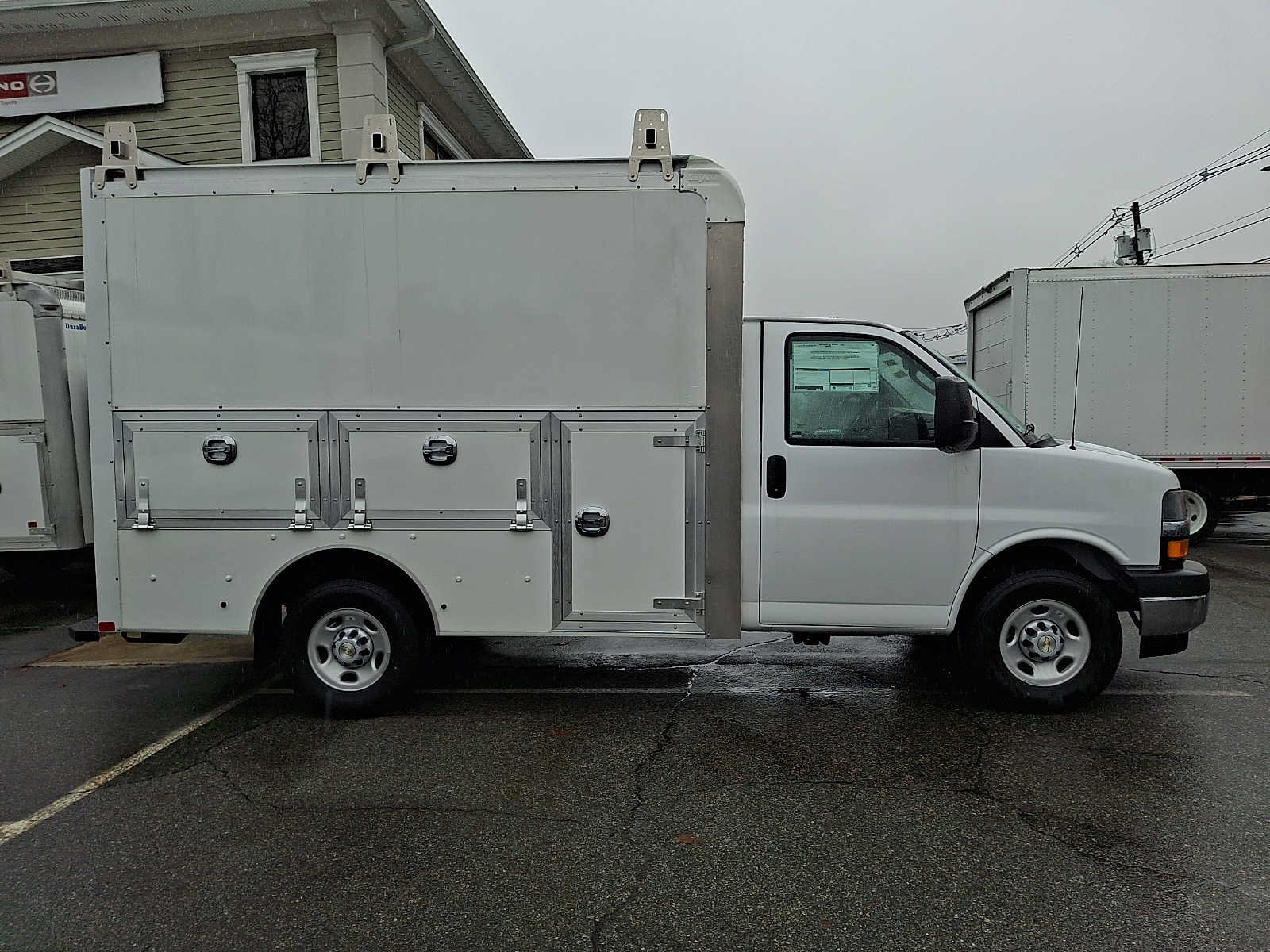 New 2026 Chevrolet Express 3500 w/ Power Convenience Package RWD image 7