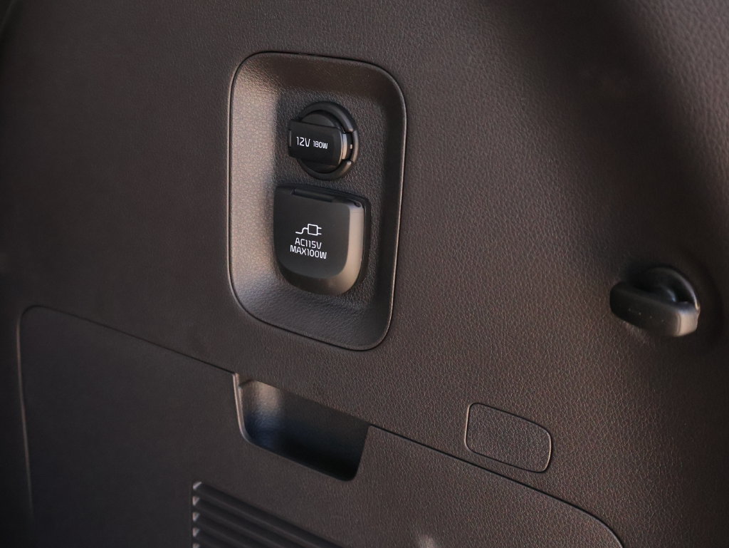 New 2027 Kia Carnival SX w/ Dark Edition Package FWD image 10