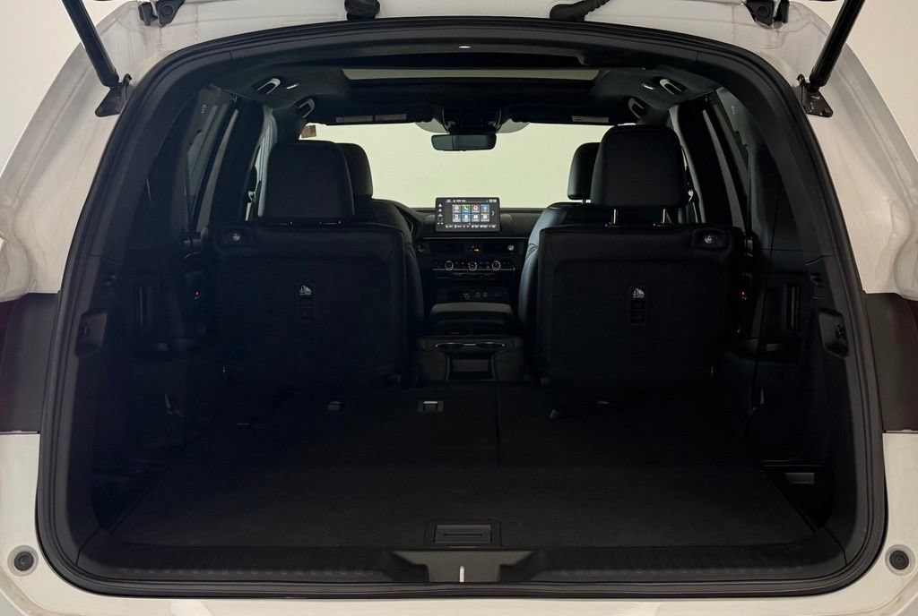 Used 2025 Honda Pilot Black Edition image 29