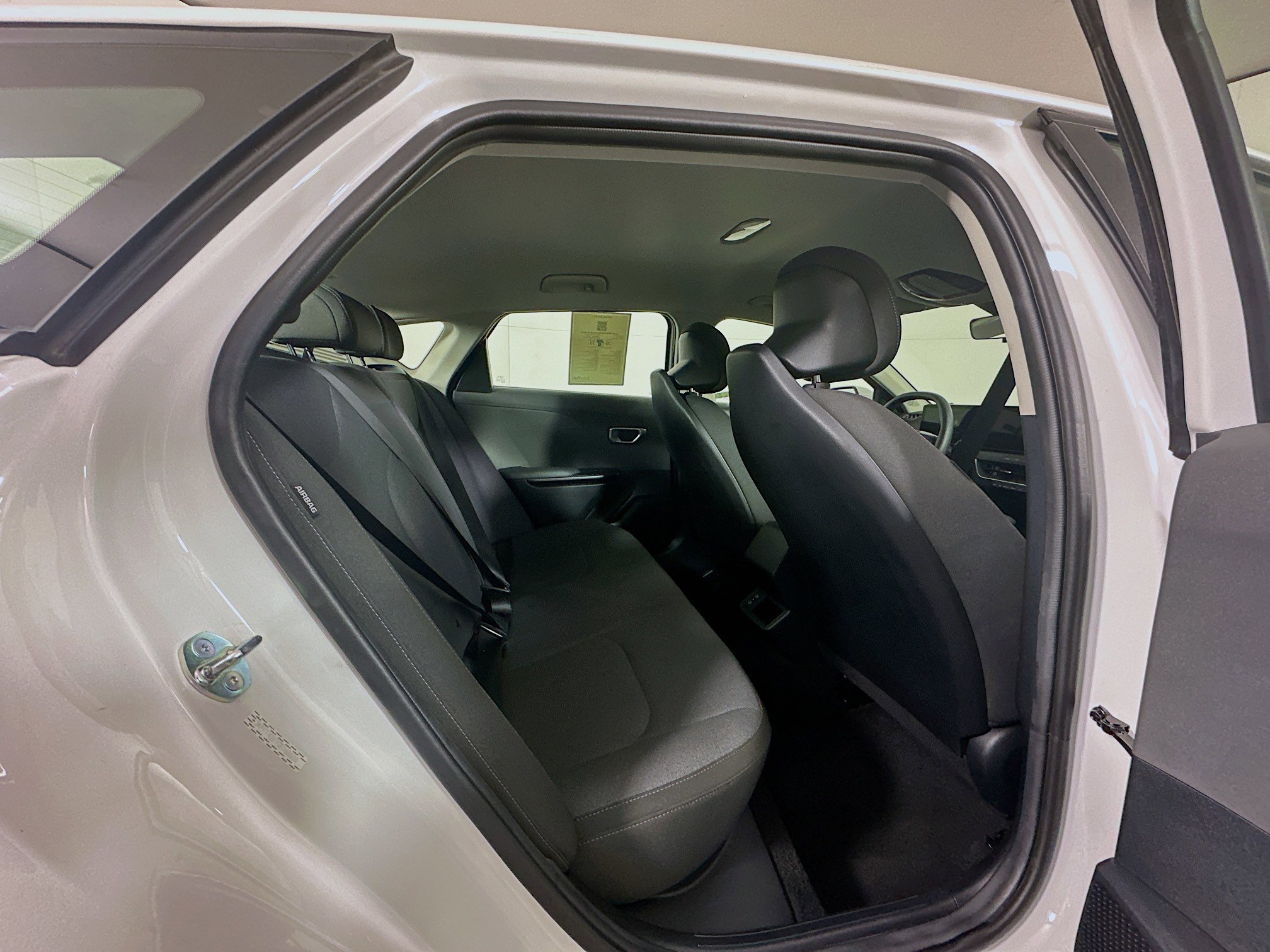 Used 2025 Kia K4 LXS image 29