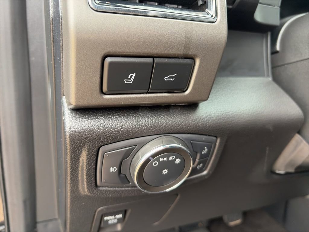 Used 2021 Ford Expedition XLT image 15