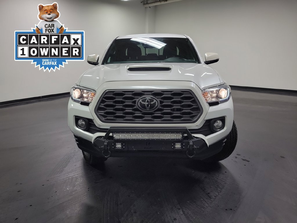 Used 2022 Toyota Tacoma TRD Sport w/ Technology Package AWD/4WD image 3