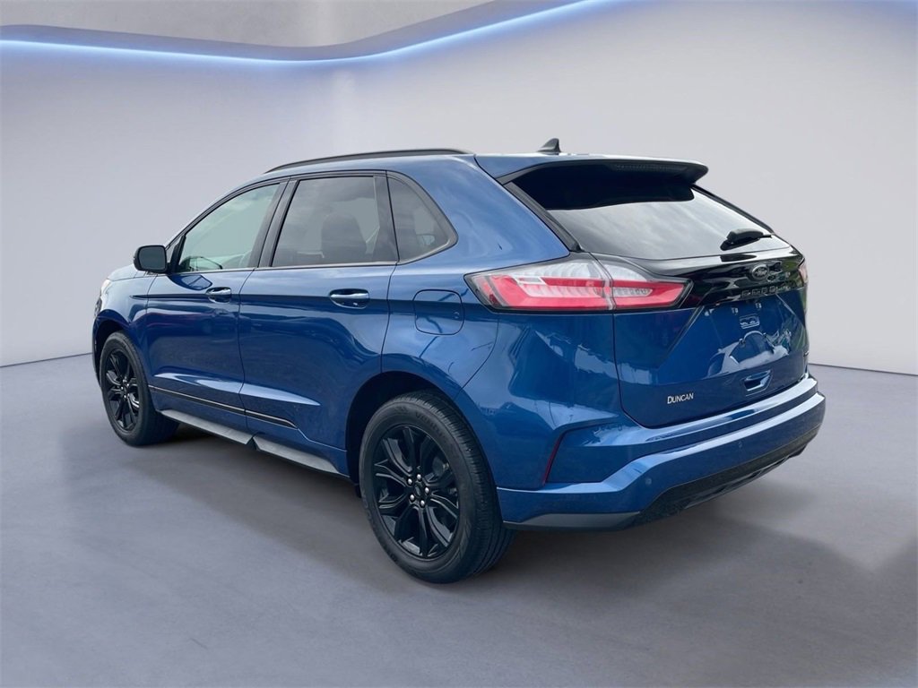 Used 2024 Ford Edge SE w/ Black Appearance Package image 5