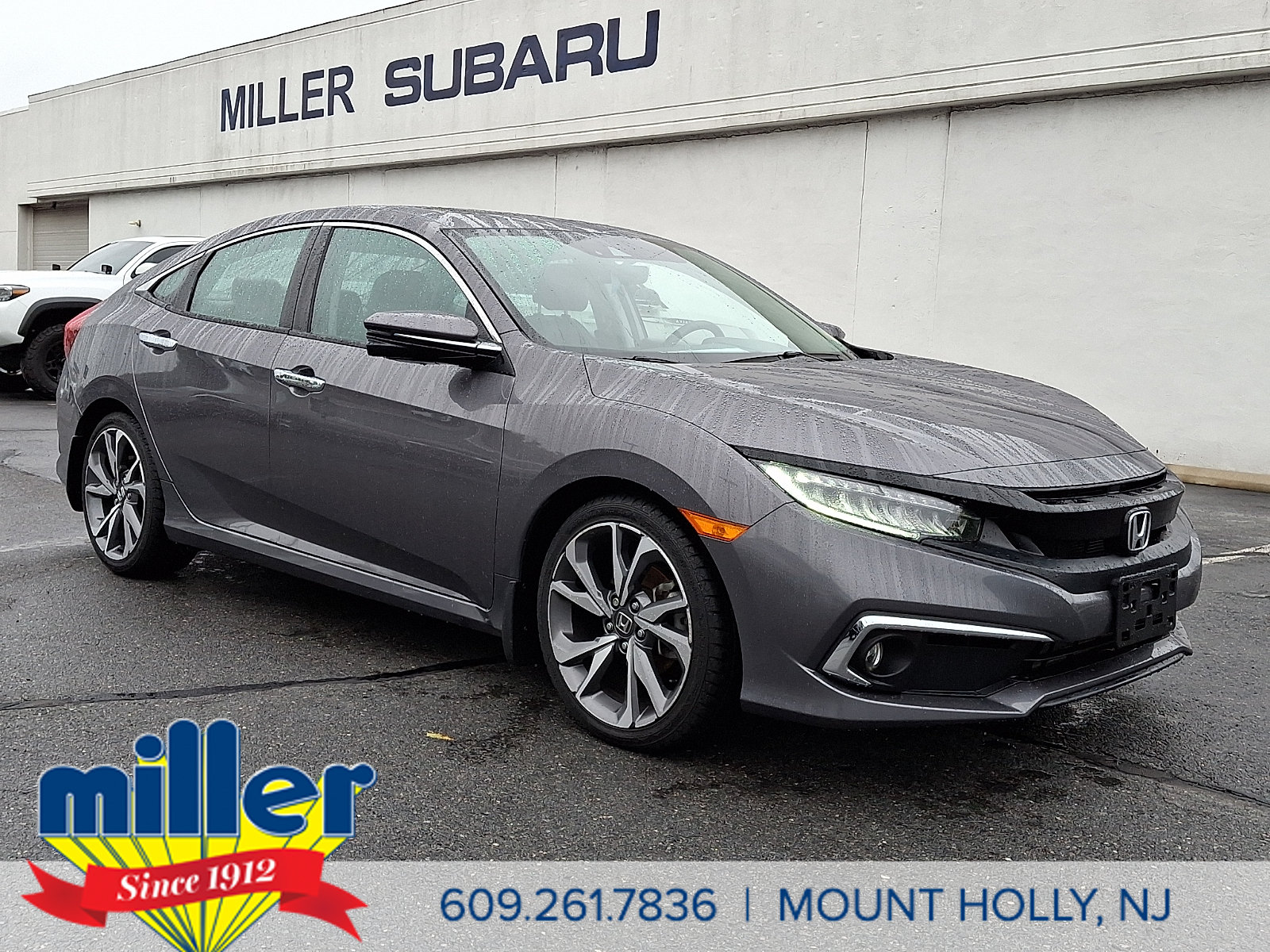 Used 2019 Honda Civic Touring image 1