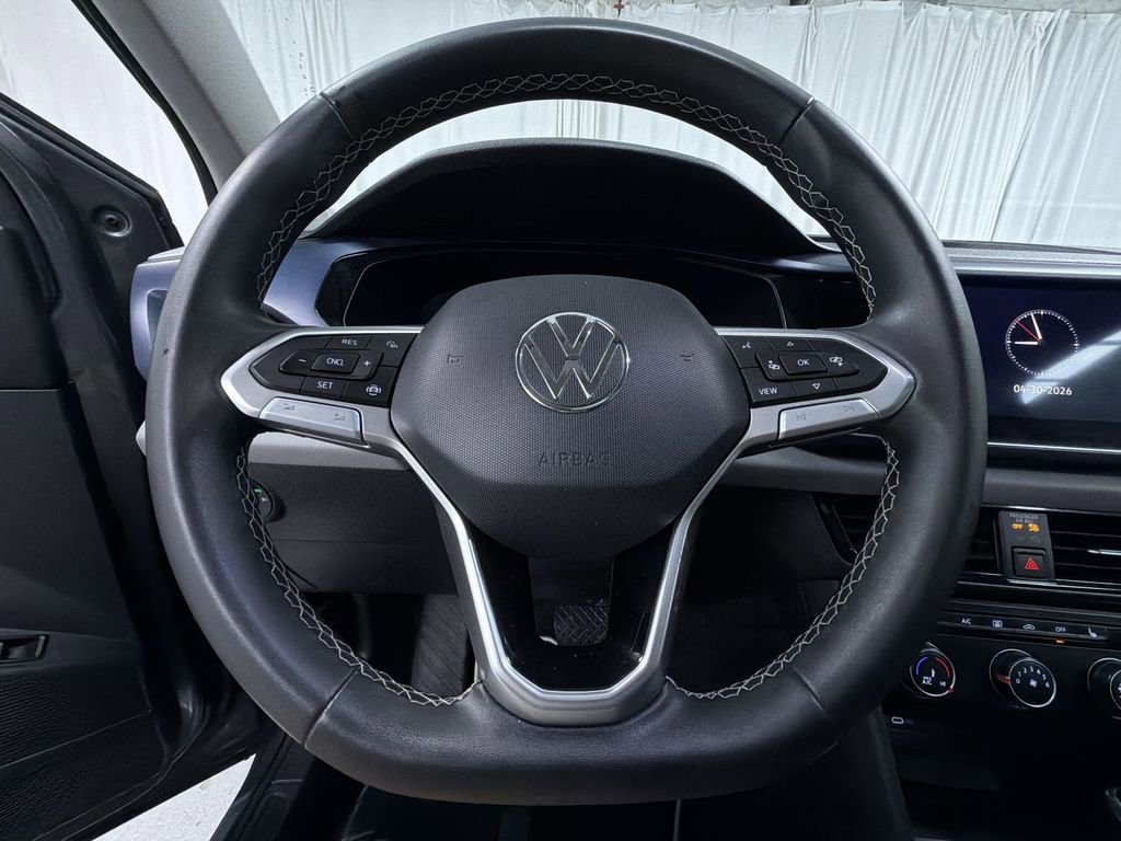 Used 2022 Volkswagen Taos SE FWD image 10