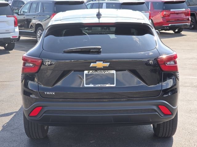 Used 2024 Chevrolet Trax LS w/ LS Convenience Package FWD image 18