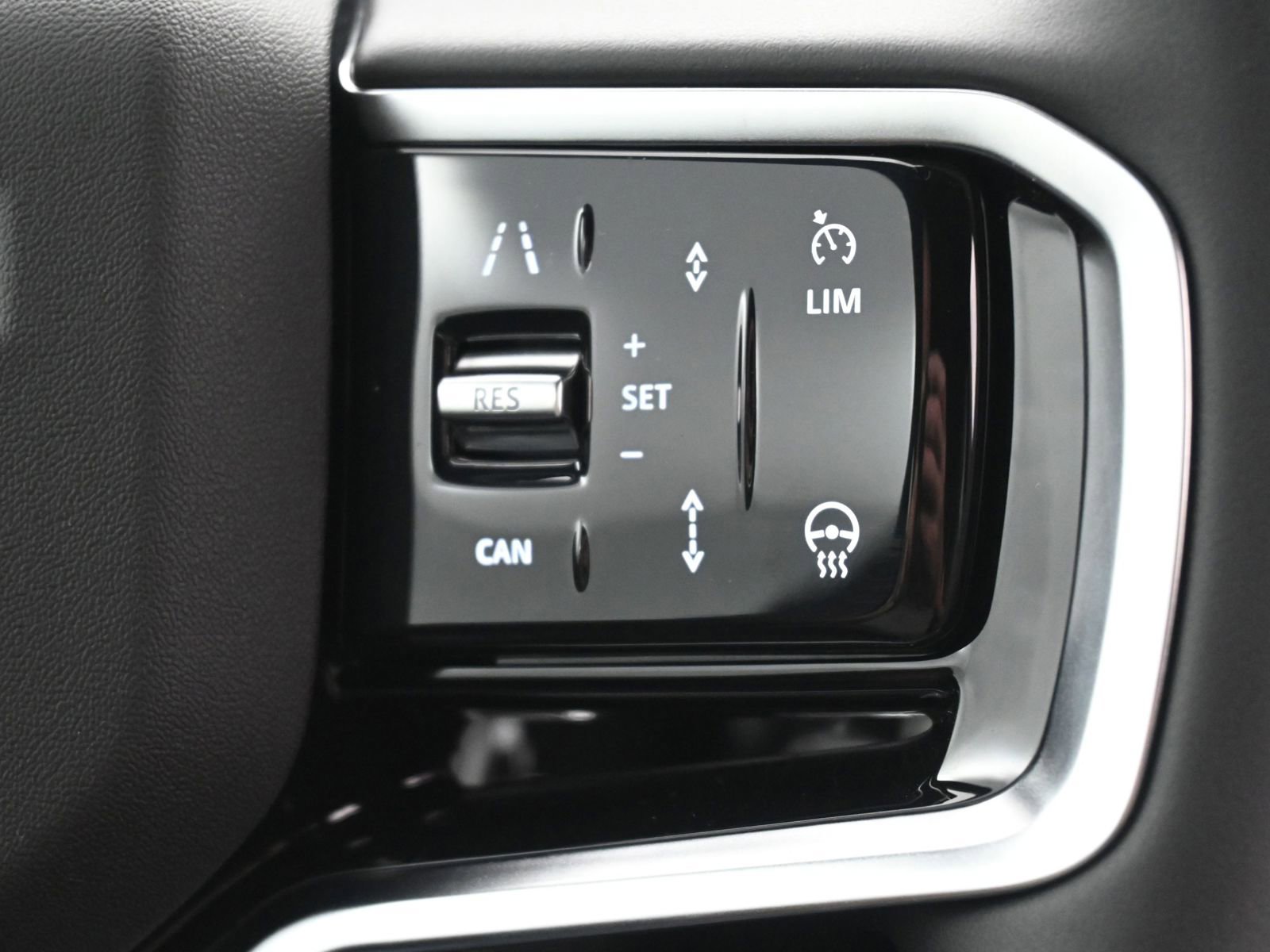 New 2025 Land Rover Discovery Sport Dynamic SE image 19