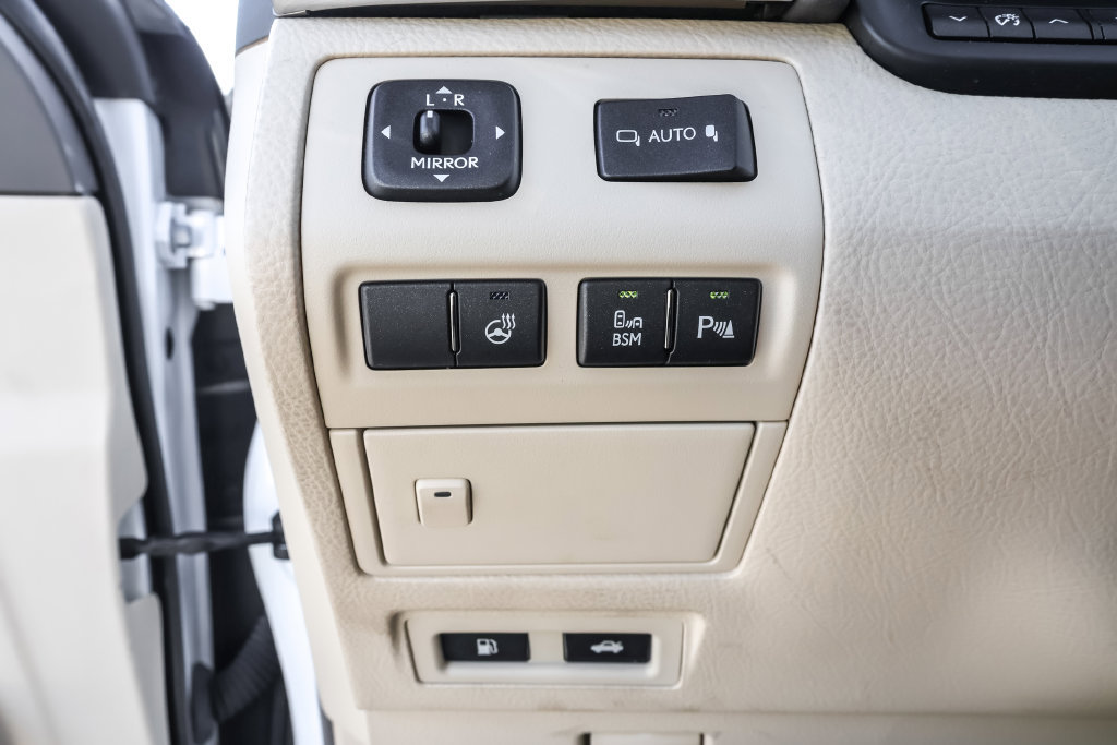 Used 2014 Lexus LS 460 AWD w/ Comfort Package image 19