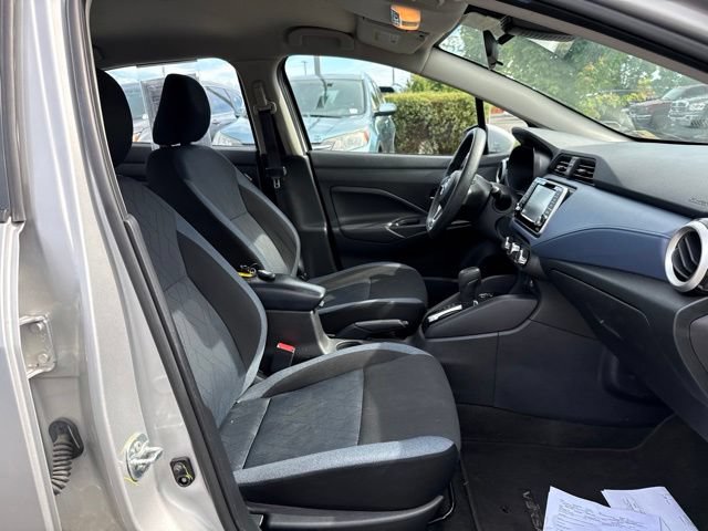 Used 2023 Nissan Versa SV FWD image 9