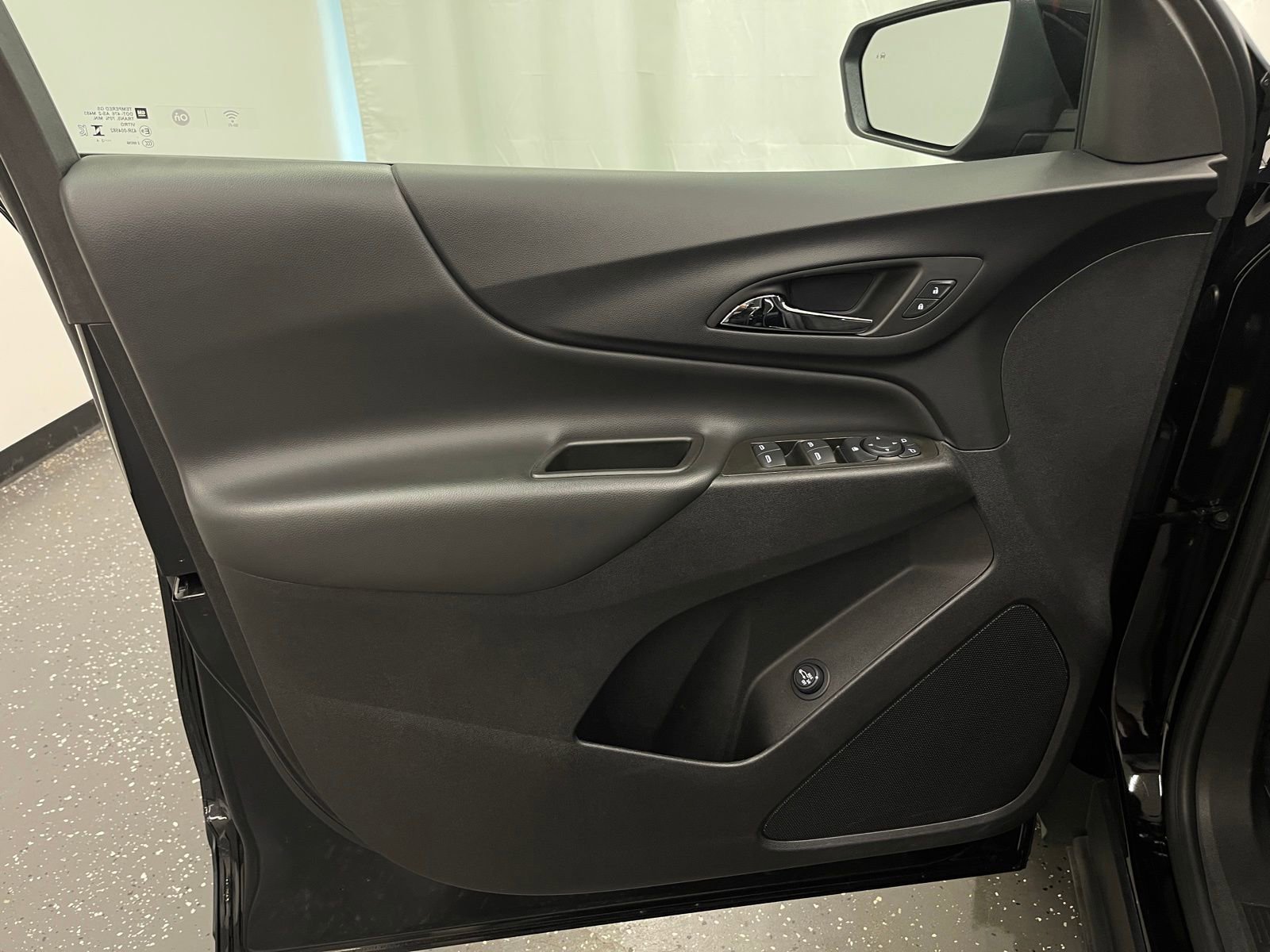 Used 2024 Chevrolet Equinox LT image 9